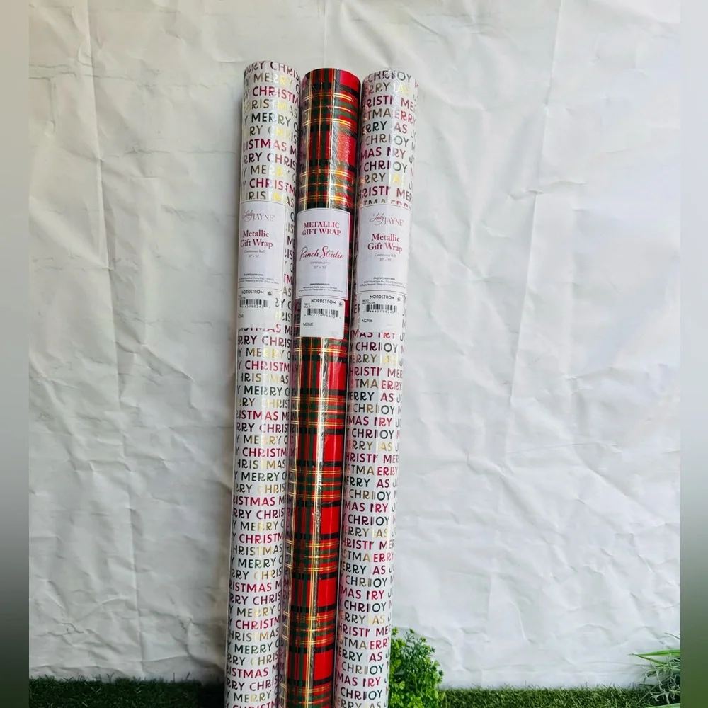 Punch studio Festive Christmas Gift Wrap Set - Red and White Merry Christmas new